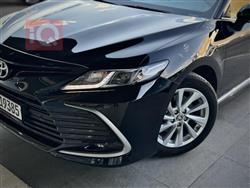 تۆیۆتا کامری